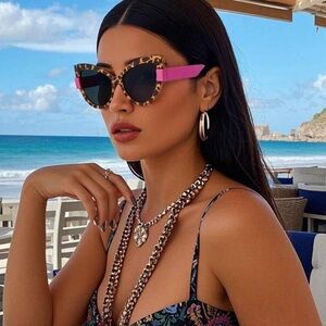 Polarized Leopard Print Sunglasses with Pink Arms Cat Eye 👁️
